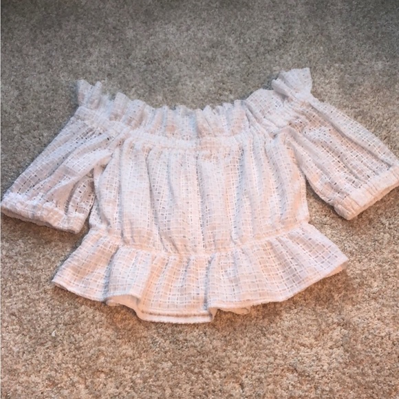 Express off the shoulder cropped top, ruffle eyelet lace, NWOT - Picture 3 of 9